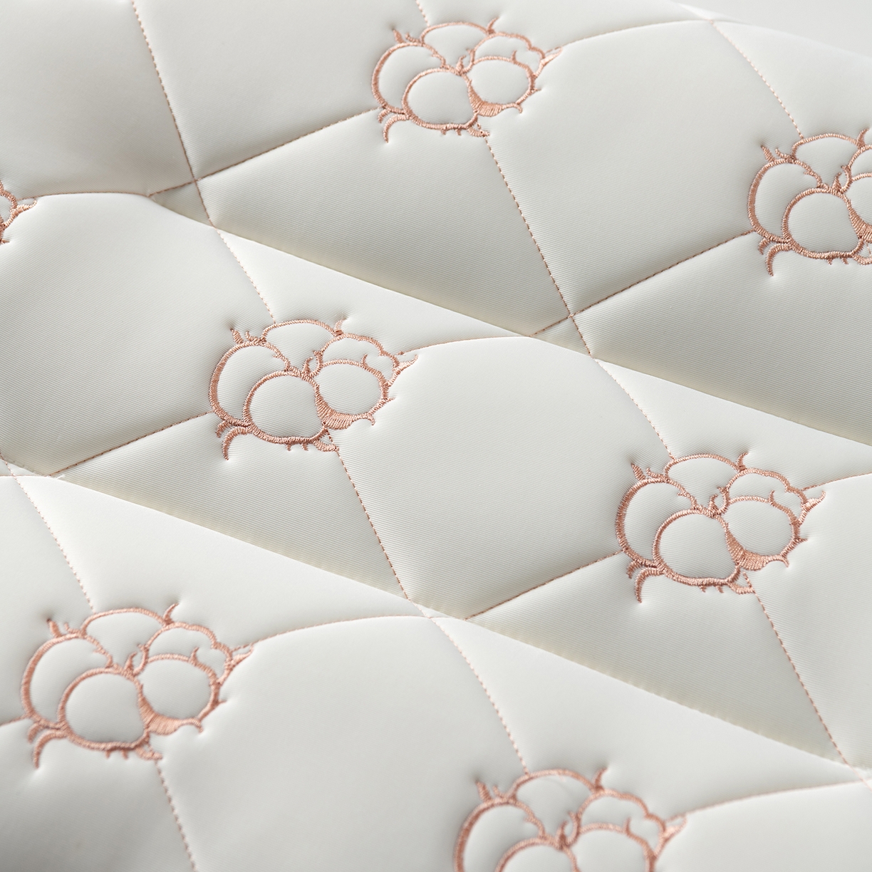 91家纺网 家纺一手货源 找家纺 小米枕芯 2025新款棉花刺绣枕枕头枕芯 棉花刺绣枕-立体吊带中枕