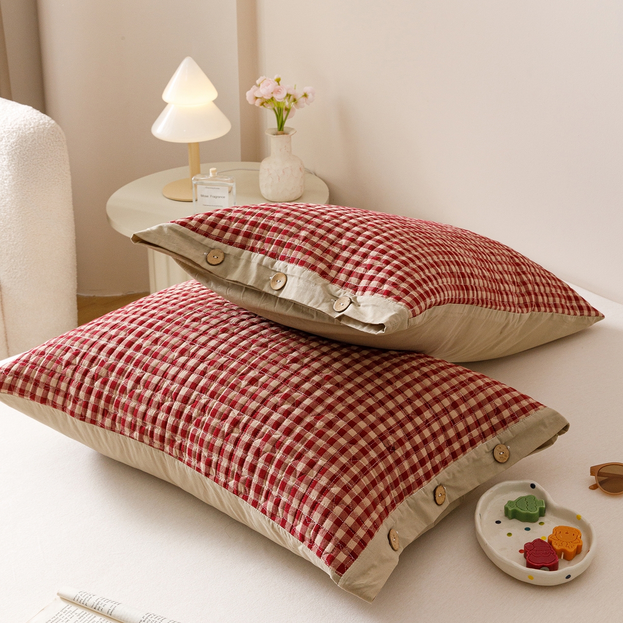 91家纺网 家纺一手货源 找家纺 爱港家纺 2025新款全棉色织水洗加厚绗缝夹棉防头油双面枕头套单品枕套单件枕套 格温特红