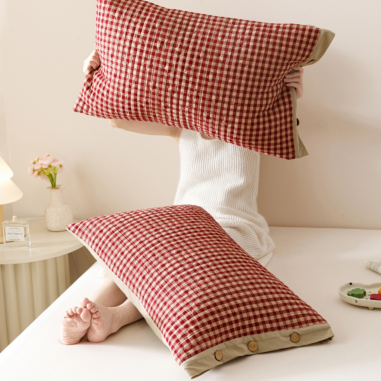 91家纺网 家纺一手货源 找家纺 爱港家纺 2025新款全棉色织水洗加厚绗缝夹棉防头油双面枕头套单品枕套单件枕套 格温特红