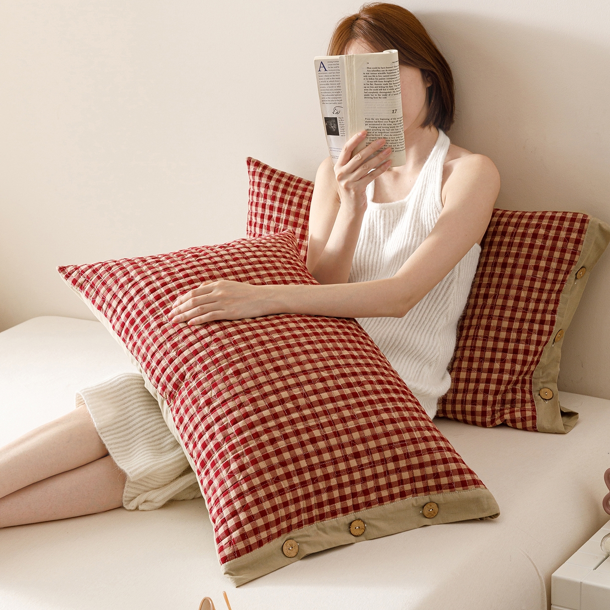 91家纺网 家纺一手货源 找家纺 爱港家纺 2025新款全棉色织水洗加厚绗缝夹棉防头油双面枕头套单品枕套单件枕套 格温特红