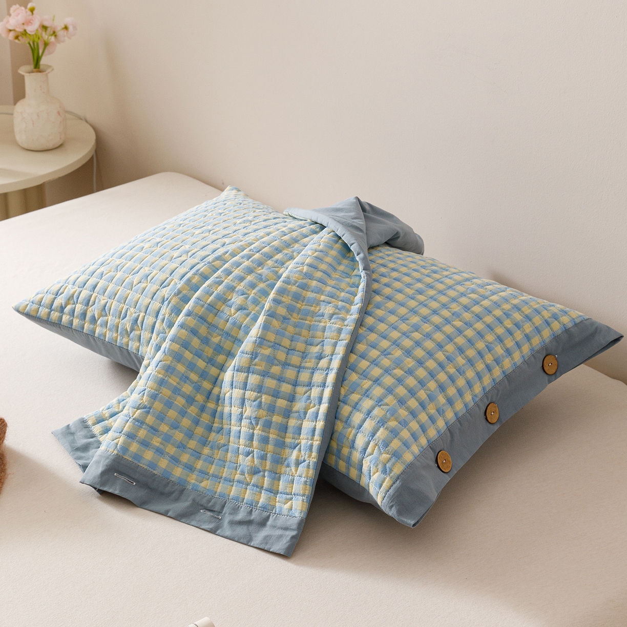 91家纺网 家纺一手货源 找家纺 爱港家纺 2025新款全棉色织水洗加厚绗缝夹棉防头油双面枕头套单品枕套单件枕套 格温特蓝