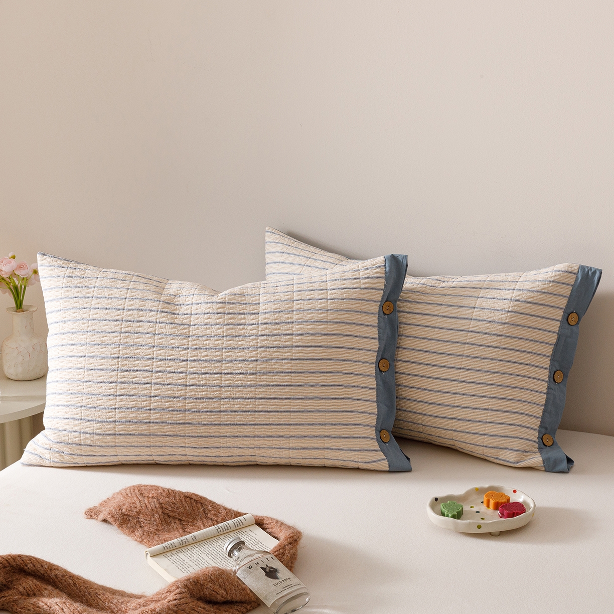 91家纺网 家纺一手货源 找家纺 爱港家纺 2025新款全棉色织水洗加厚绗缝夹棉防头油双面枕头套单品枕套单件枕套 小时代蓝