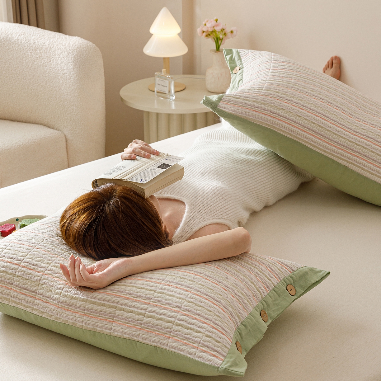 91家纺网 家纺一手货源 找家纺 爱港家纺 2025新款全棉色织水洗加厚绗缝夹棉防头油双面枕头套单品枕套单件枕套 小时代绿