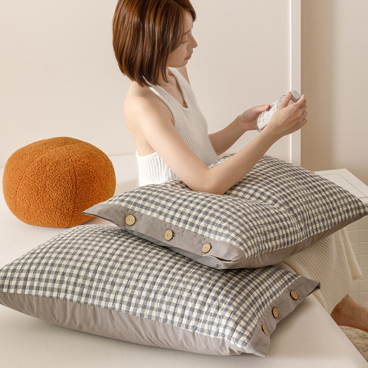 91家纺网 家纺一手货源 找家纺 爱港家纺 2025新款全棉色织水洗加厚绗缝夹棉防头油双面枕头套单品枕套单件枕套 格温特灰