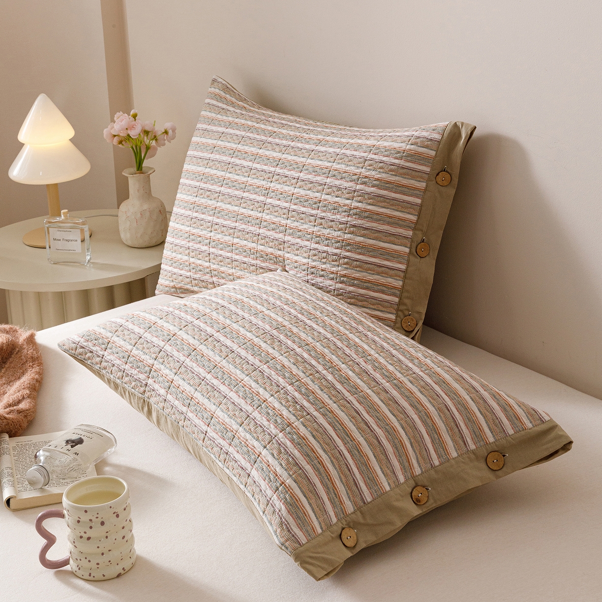 91家纺网 家纺一手货源 找家纺 爱港家纺 2025新款全棉色织水洗加厚绗缝夹棉防头油双面枕头套单品枕套单件枕套 小时代咖