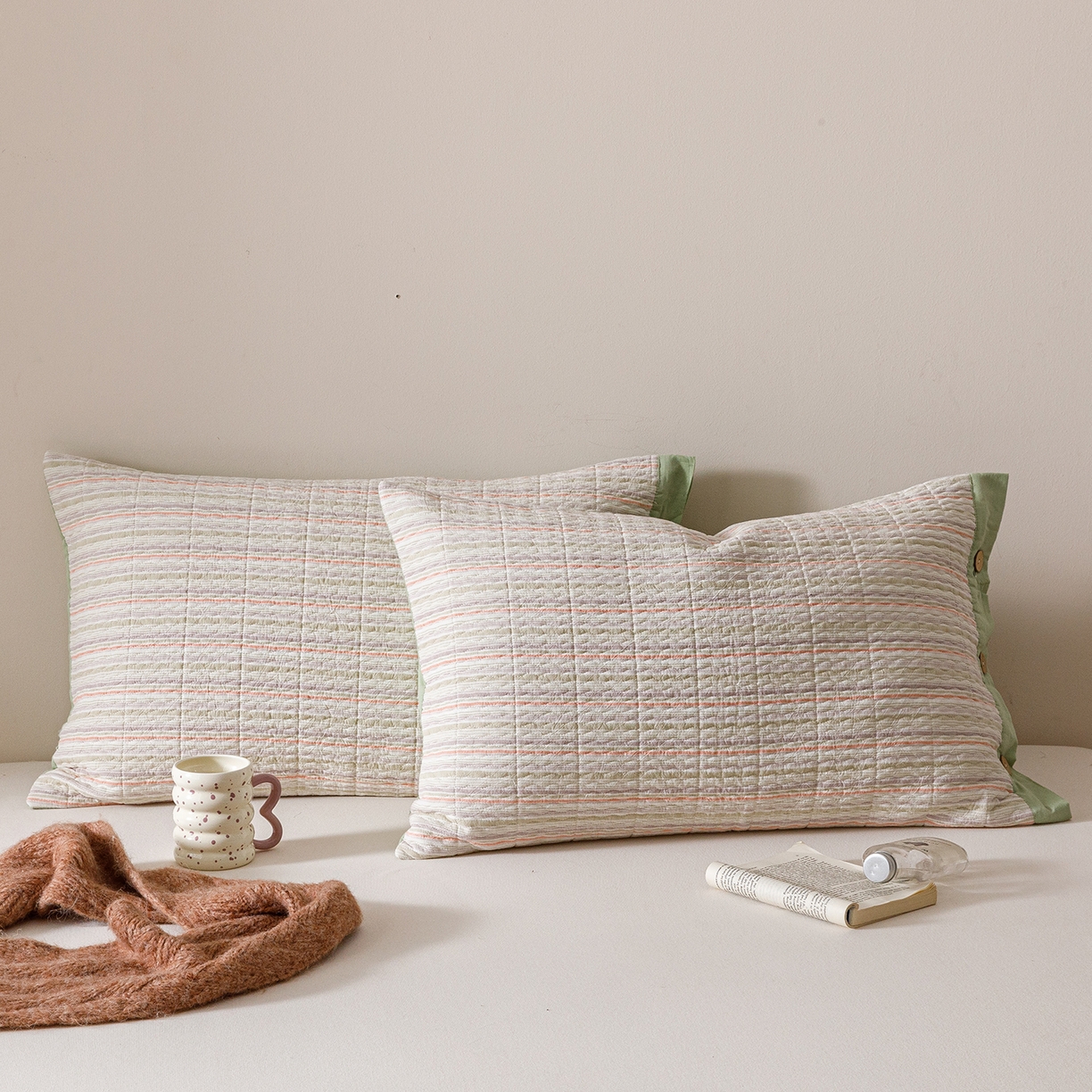 91家纺网 家纺一手货源 找家纺 爱港家纺 2025新款全棉色织水洗加厚绗缝夹棉防头油双面枕头套单品枕套单件枕套 小时代绿