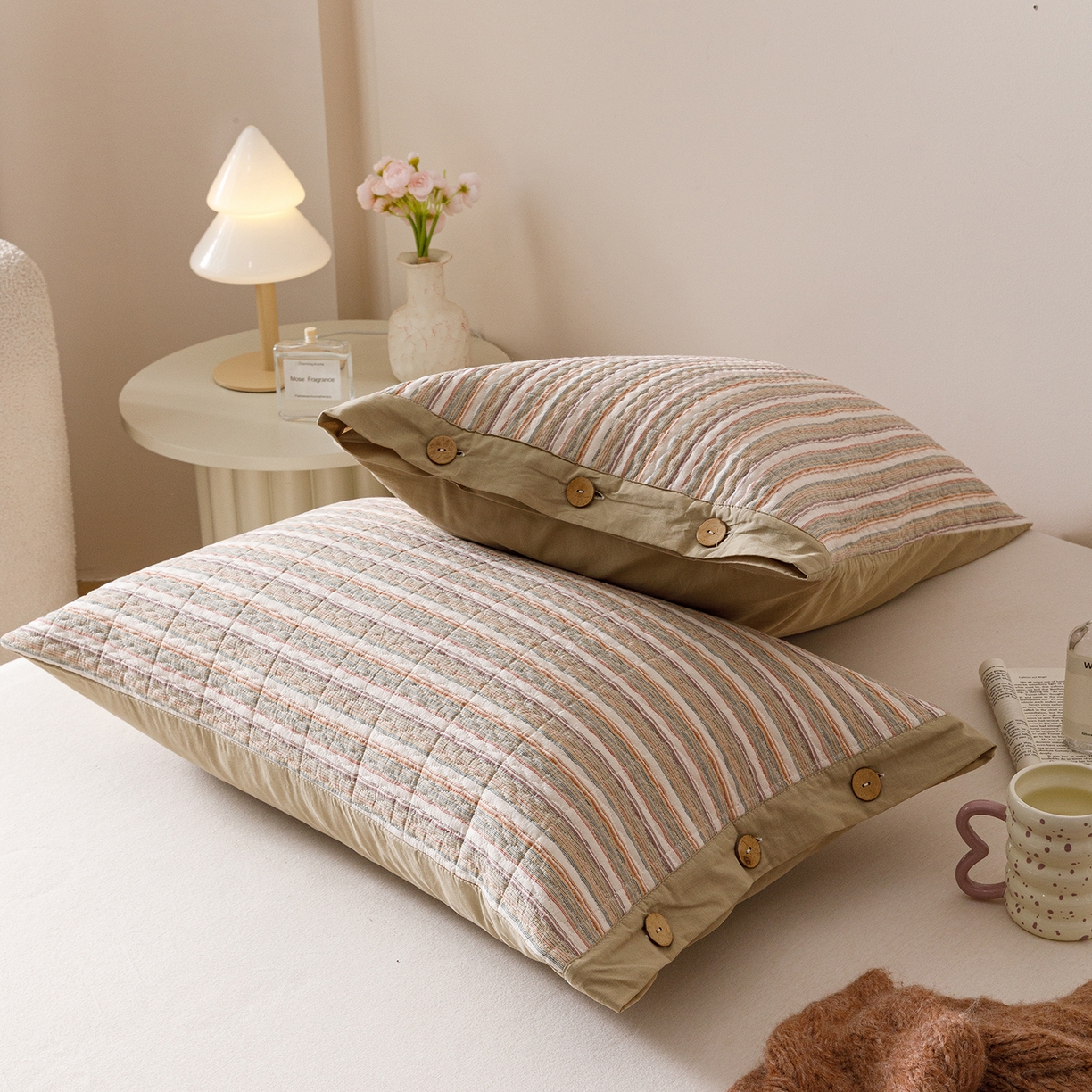 91家纺网 家纺一手货源 找家纺 爱港家纺 2025新款全棉色织水洗加厚绗缝夹棉防头油双面枕头套单品枕套单件枕套 小时代咖