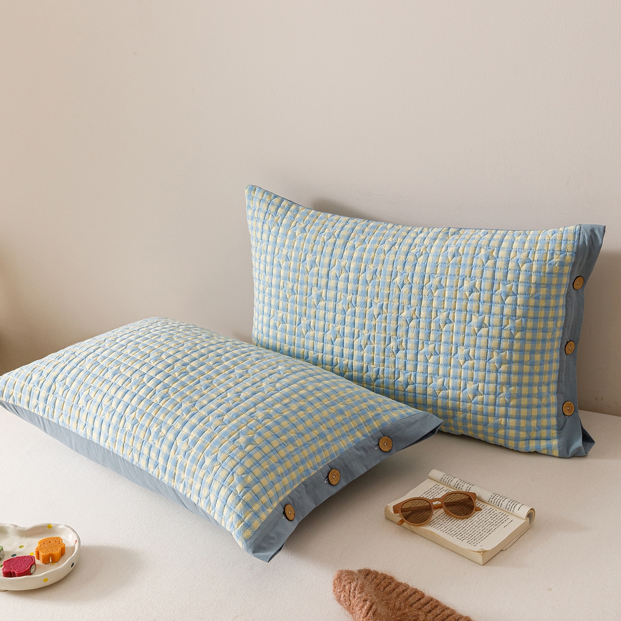 91家纺网 家纺一手货源 找家纺 爱港家纺 2025新款全棉色织水洗加厚绗缝夹棉防头油双面枕头套单品枕套单件枕套 格温特蓝