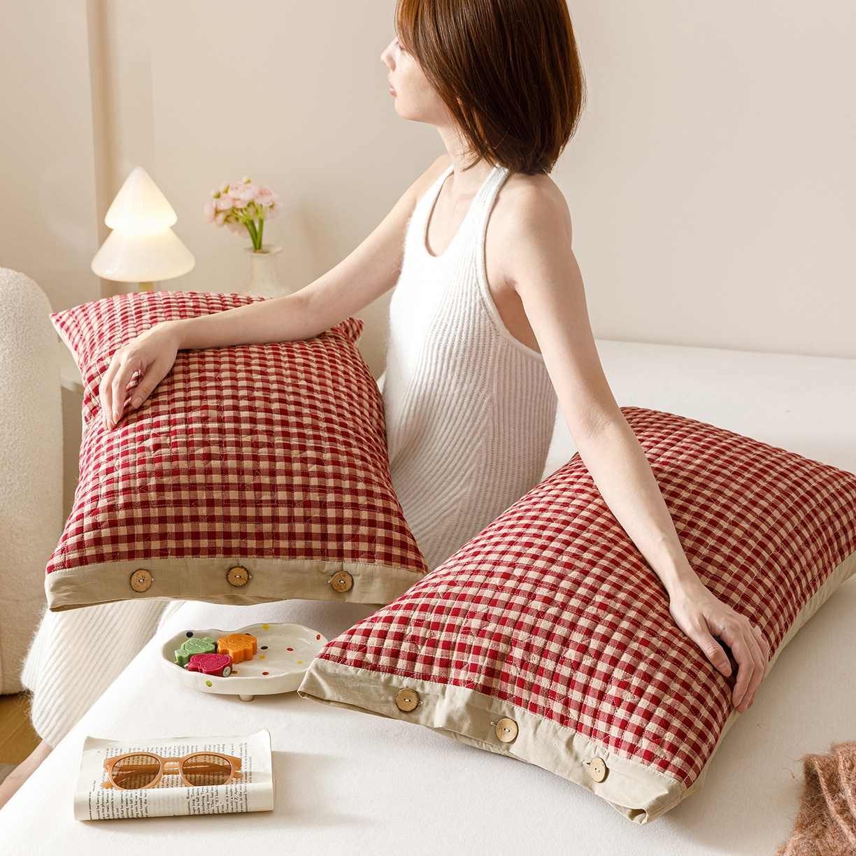 91家纺网 家纺一手货源 找家纺 爱港家纺 2025新款全棉色织水洗加厚绗缝夹棉防头油双面枕头套单品枕套单件枕套 格温特红