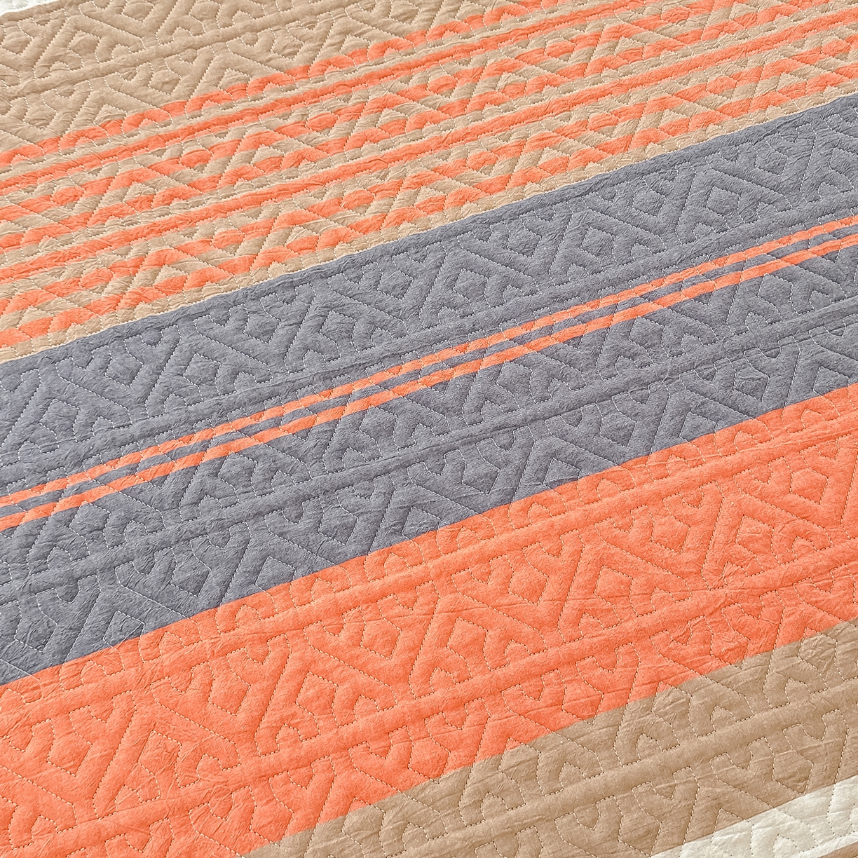 91家纺网 家纺一手货源 找家纺 （总）手艺人家纺 2025新款全棉夹棉绗缝印花床盖炕盖系列