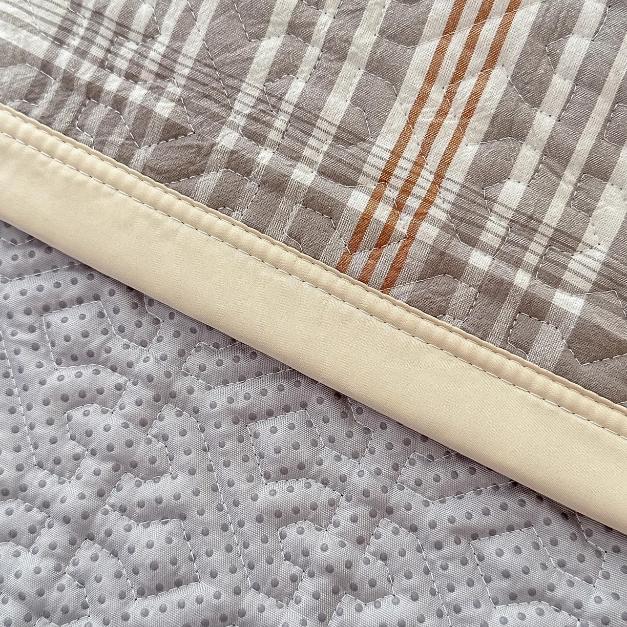 91家纺网 家纺一手货源 找家纺 手艺人家纺 2025新款全棉夹棉绗缝印花床盖炕盖系列 SX05