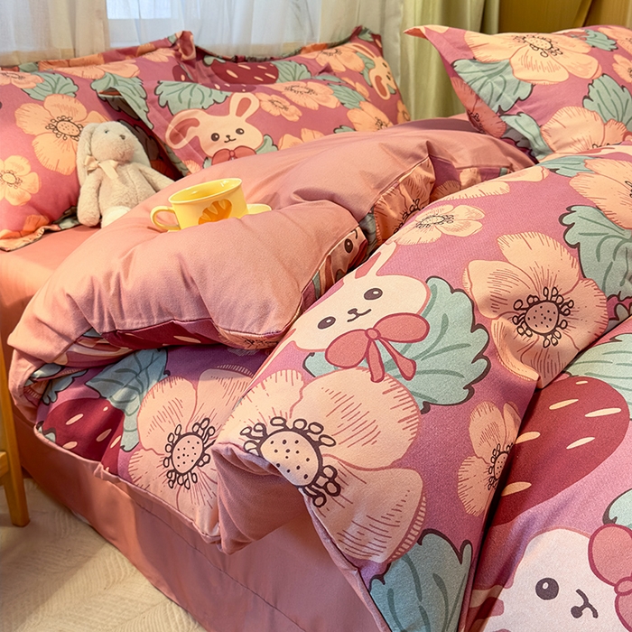91家纺网 家纺一手货源 找家纺 丝芙妮家居（原乐视家纺） 2025新款全棉磨毛多规格单被套 草莓兔兔-粉