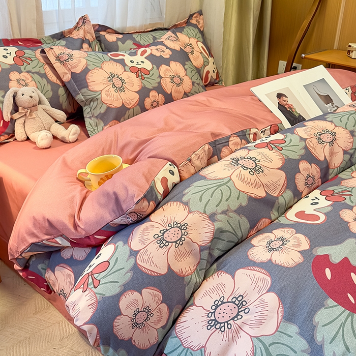 91家纺网 家纺一手货源 找家纺 丝芙妮家居（原乐视家纺） 2025新款全棉磨毛多规格单被套 草莓兔兔-蓝