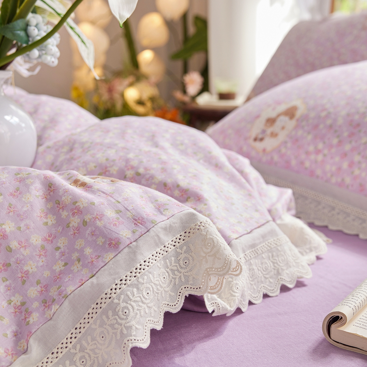 91家纺网 家纺一手货源 找家纺 梵克保罗 2026春夏新品韩版全棉纯棉双层纱镂空花边系列四件套 粉色回忆-紫