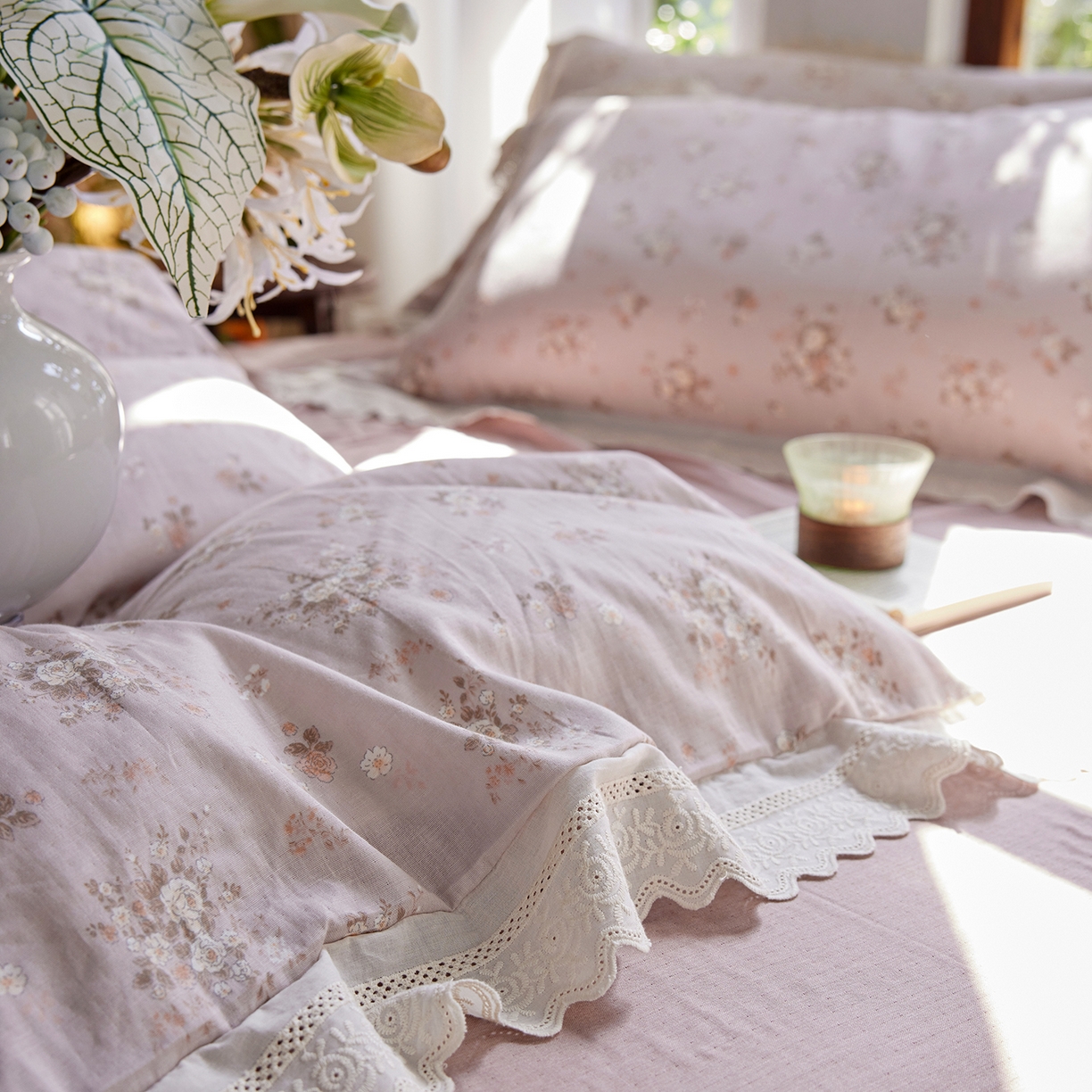 91家纺网 家纺一手货源 找家纺 梵克保罗 2026春夏新品韩版全棉纯棉双层纱镂空花边系列四件套 落日余晖