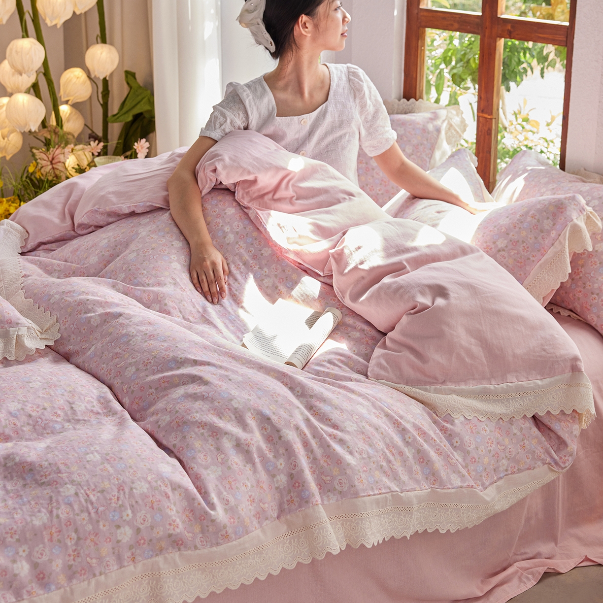 91家纺网 家纺一手货源 找家纺 梵克保罗 2026春夏新品韩版全棉纯棉双层纱镂空花边系列四件套 少女花季