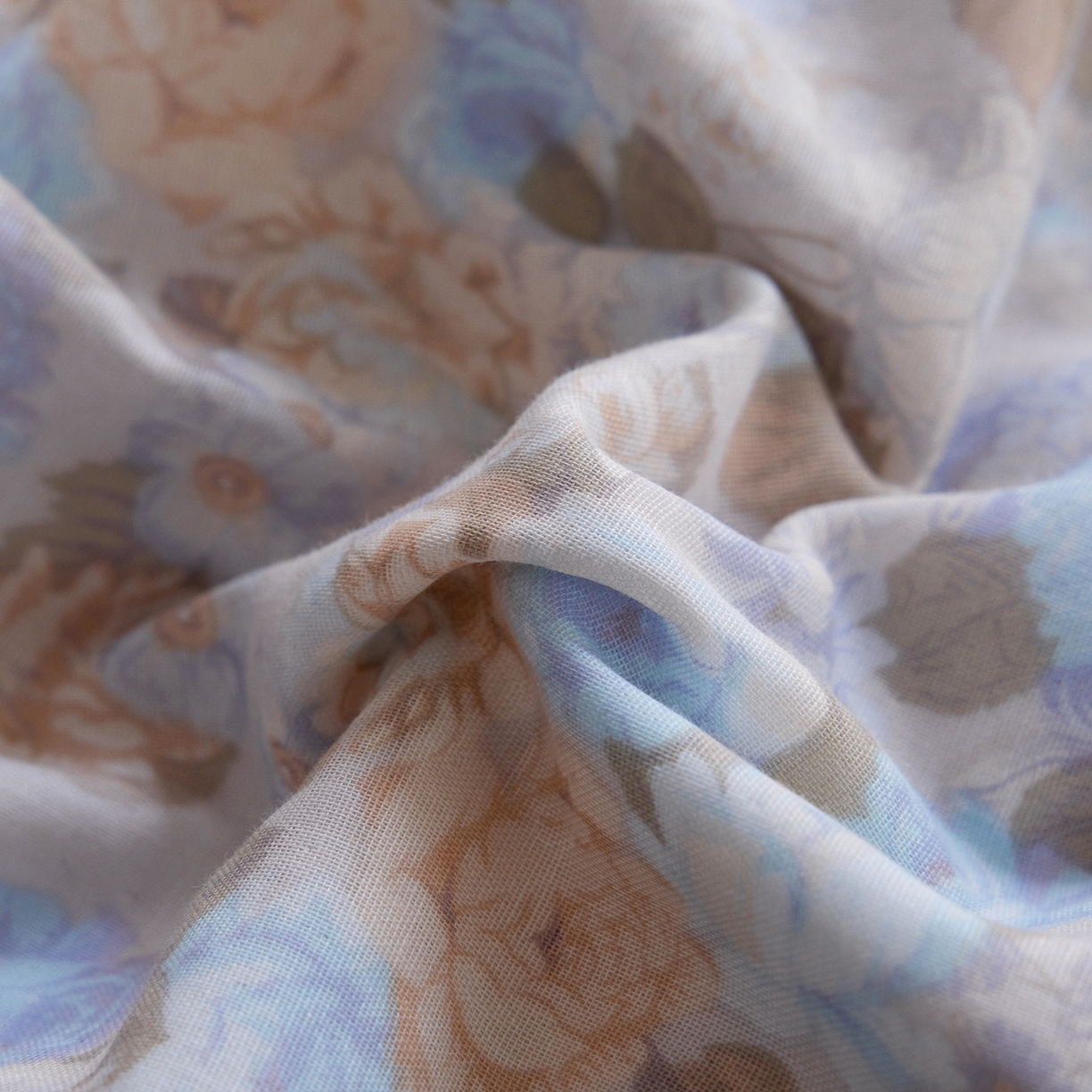 91家纺网 家纺一手货源 找家纺 梵克保罗 2026春夏新品韩版全棉纯棉双层纱镂空花边系列四件套 半岛花园-兰