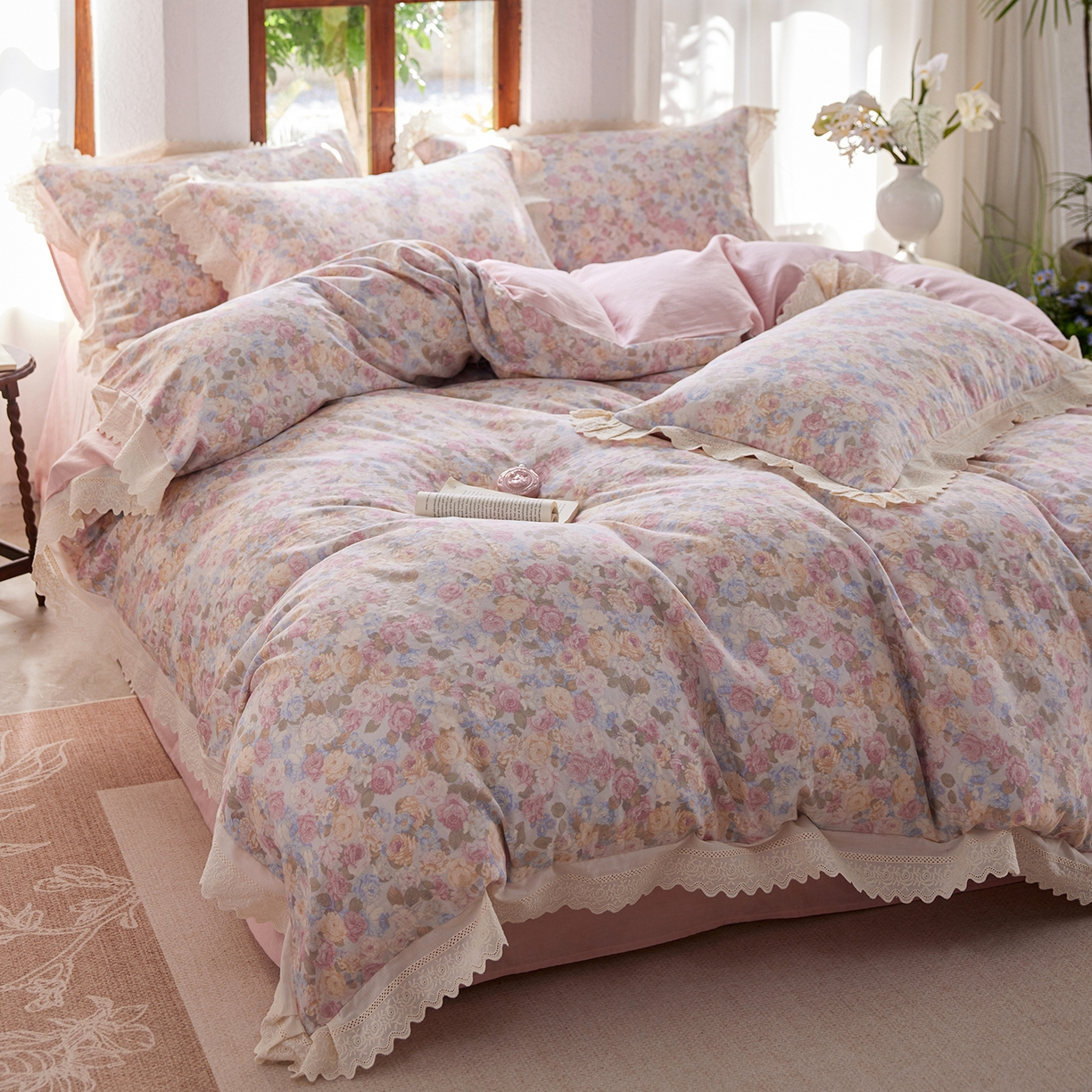 91家纺网 家纺一手货源 找家纺 梵克保罗 2026春夏新品韩版全棉纯棉双层纱镂空花边系列四件套 半岛花园-粉