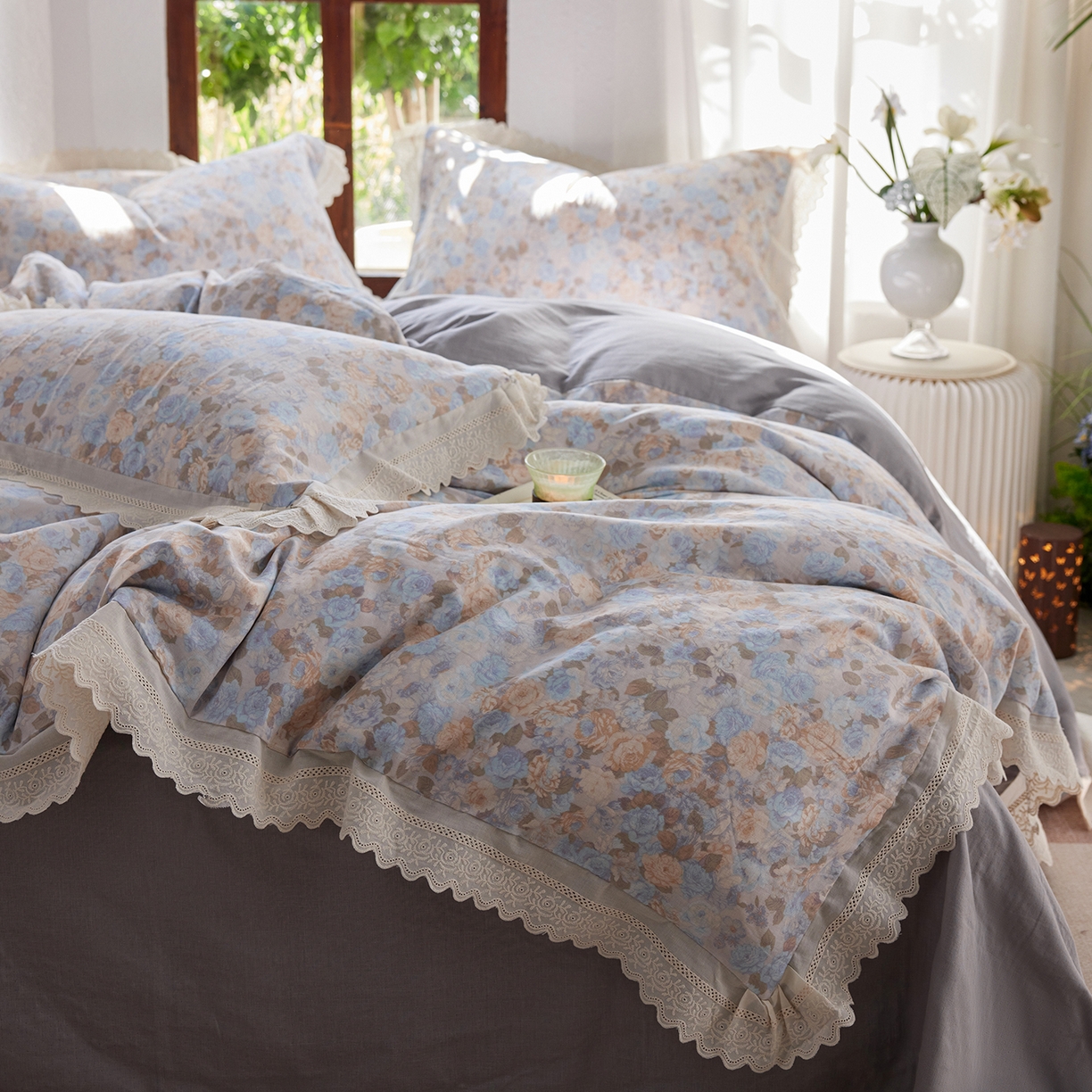 91家纺网 家纺一手货源 找家纺 梵克保罗 2026春夏新品韩版全棉纯棉双层纱镂空花边系列四件套 半岛花园-兰