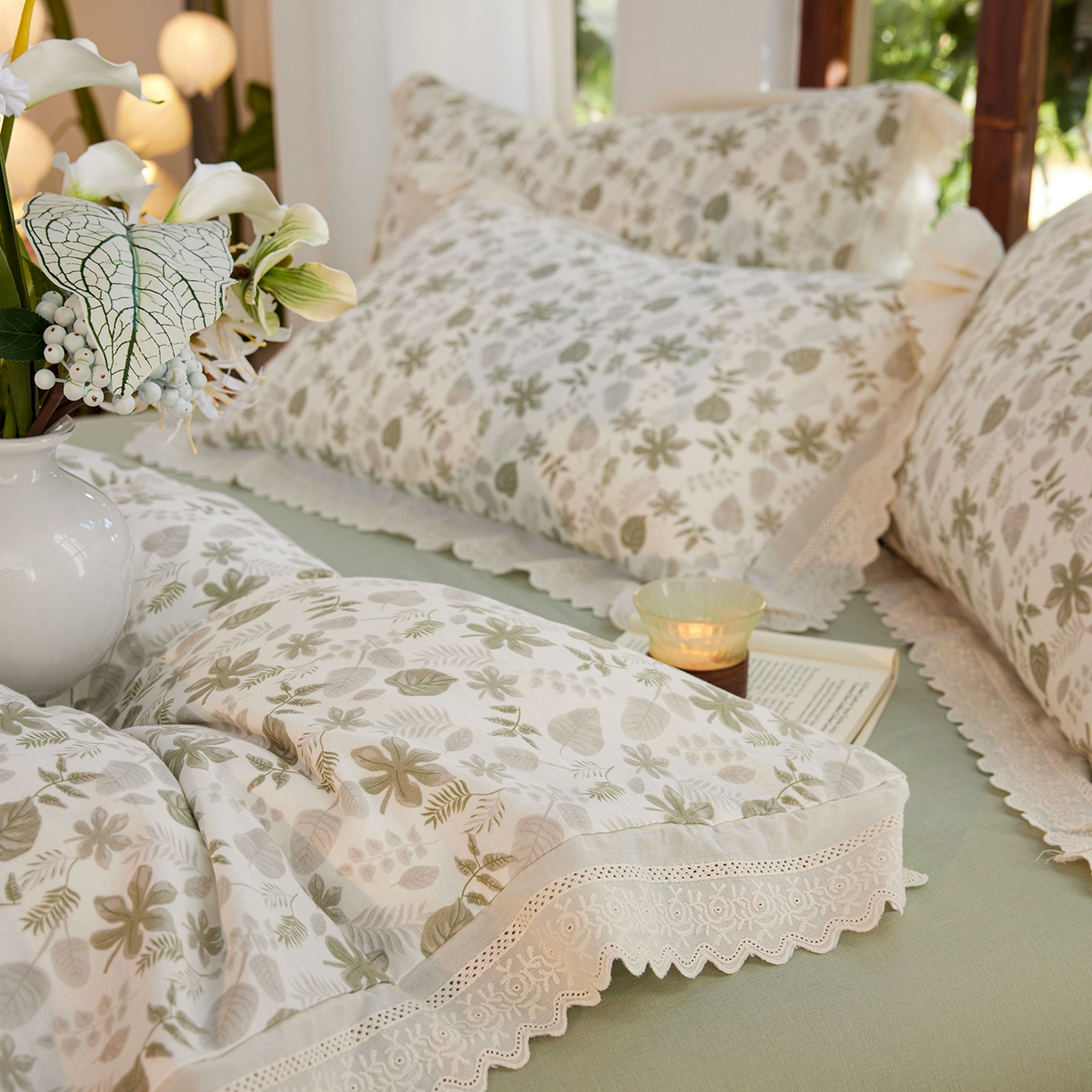 91家纺网 家纺一手货源 找家纺 梵克保罗 2026春夏新品韩版全棉纯棉双层纱镂空花边系列四件套 芊叶