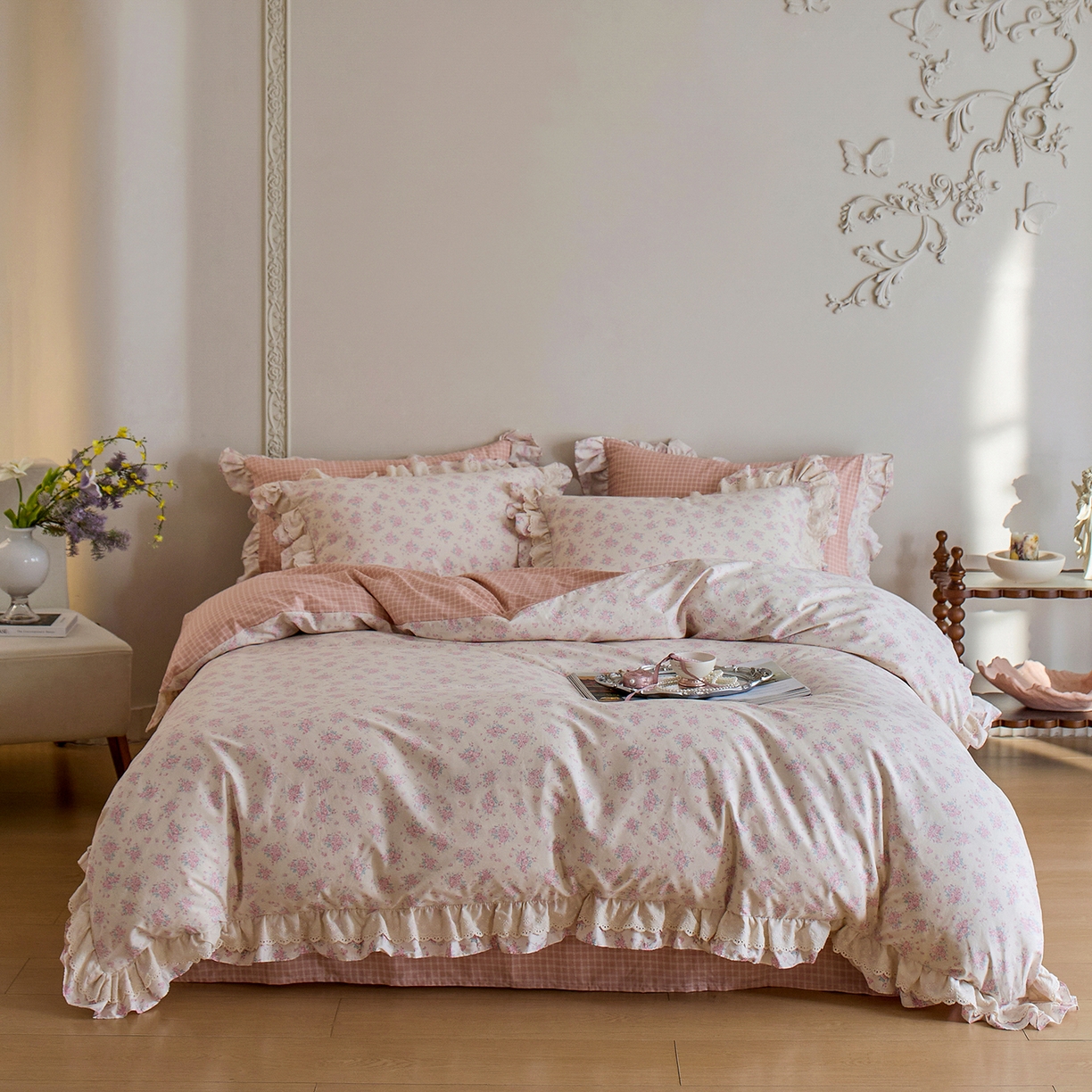 91家纺网 家纺一手货源 找家纺 梵克保罗 2026春夏新品全棉纯棉13372法式双层花边系列四件套 柔情花梦·粉