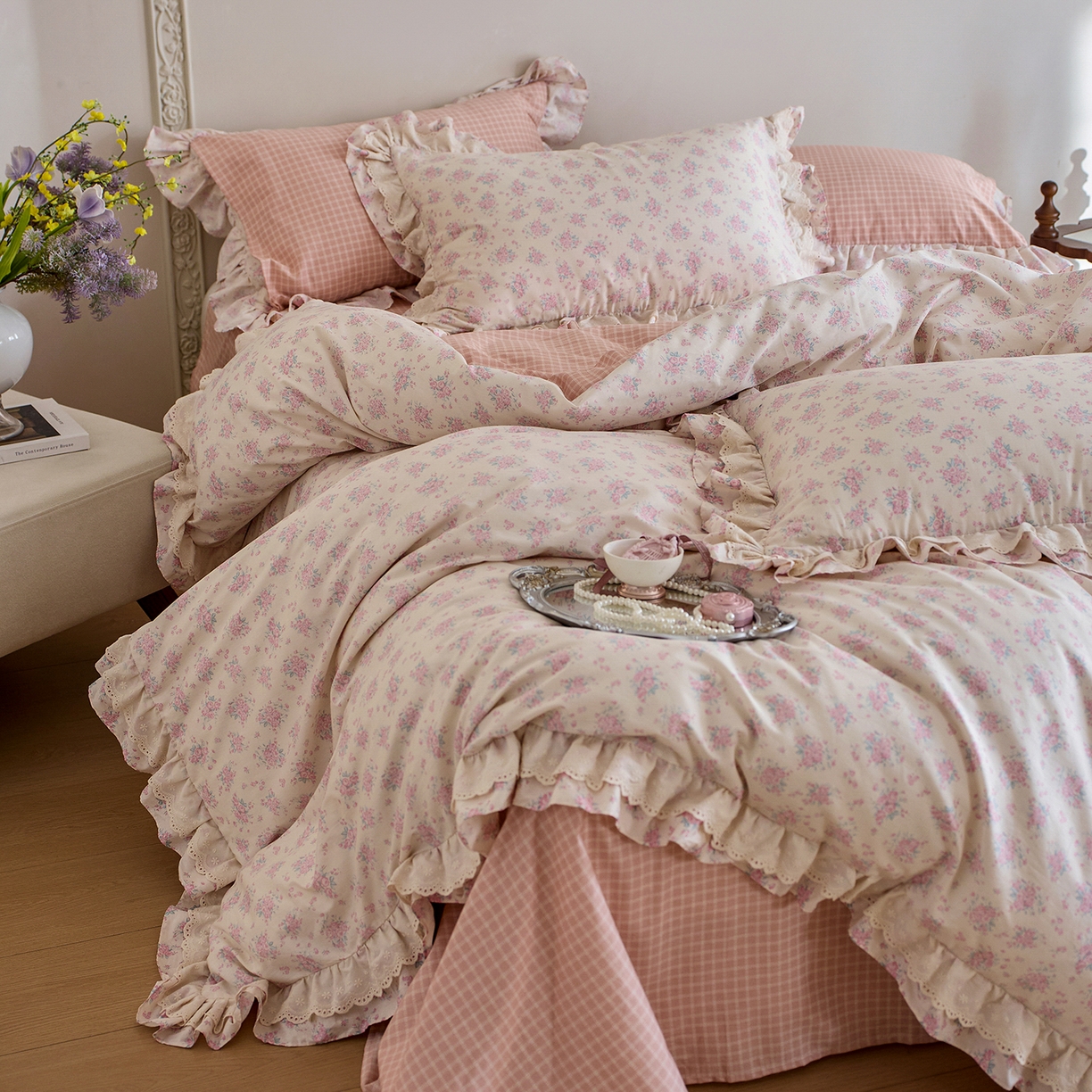 91家纺网 家纺一手货源 找家纺 梵克保罗 2026春夏新品全棉纯棉13372法式双层花边系列四件套 柔情花梦·粉