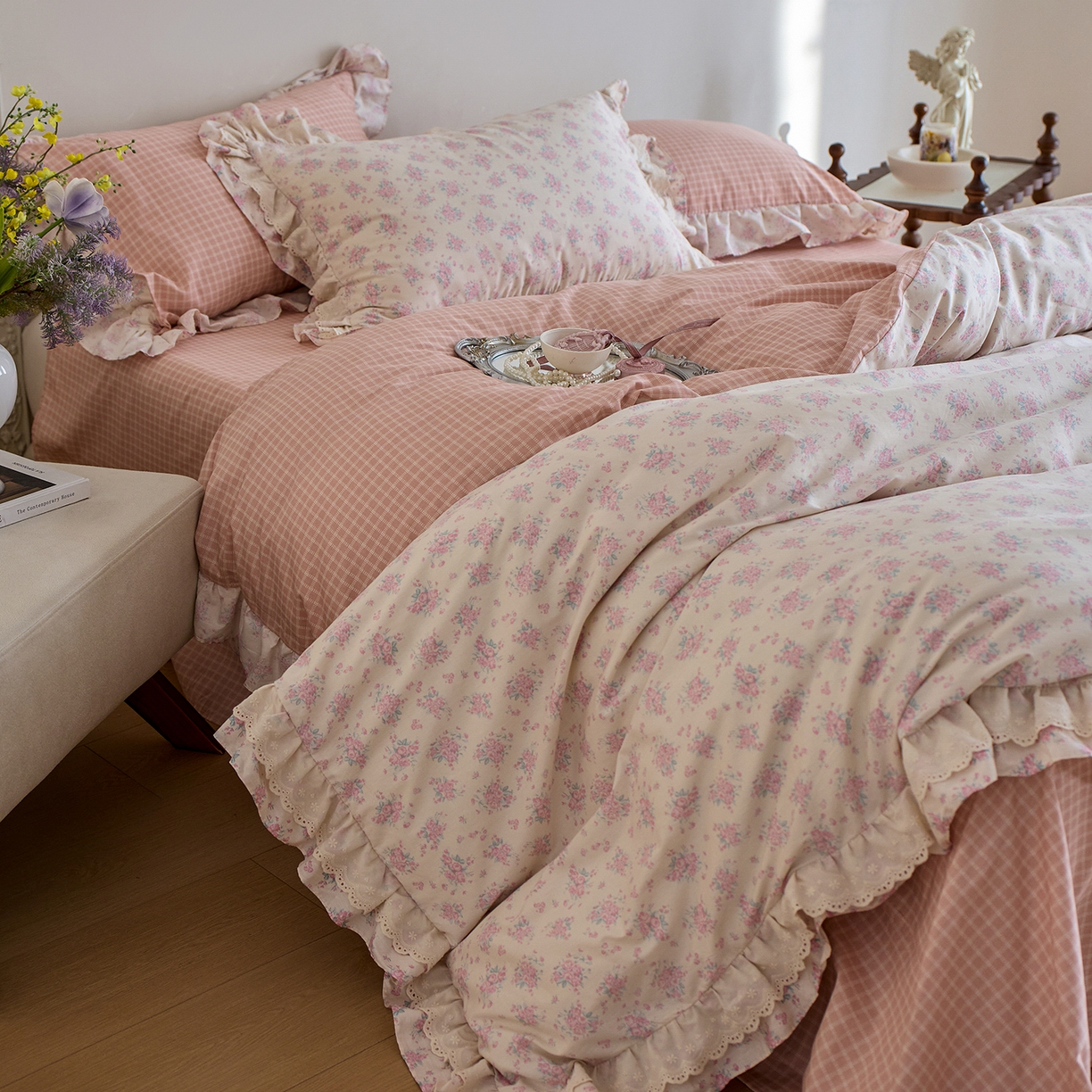 91家纺网 家纺一手货源 找家纺 梵克保罗 2026春夏新品全棉纯棉13372法式双层花边系列四件套 柔情花梦·粉