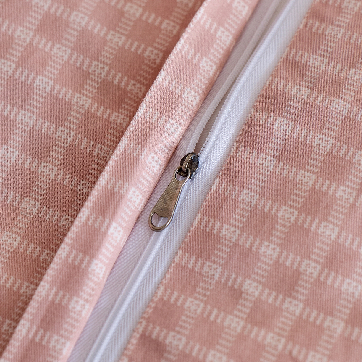 91家纺网 家纺一手货源 找家纺 梵克保罗 2026春夏新品全棉纯棉13372法式双层花边系列四件套 柔情花梦·粉