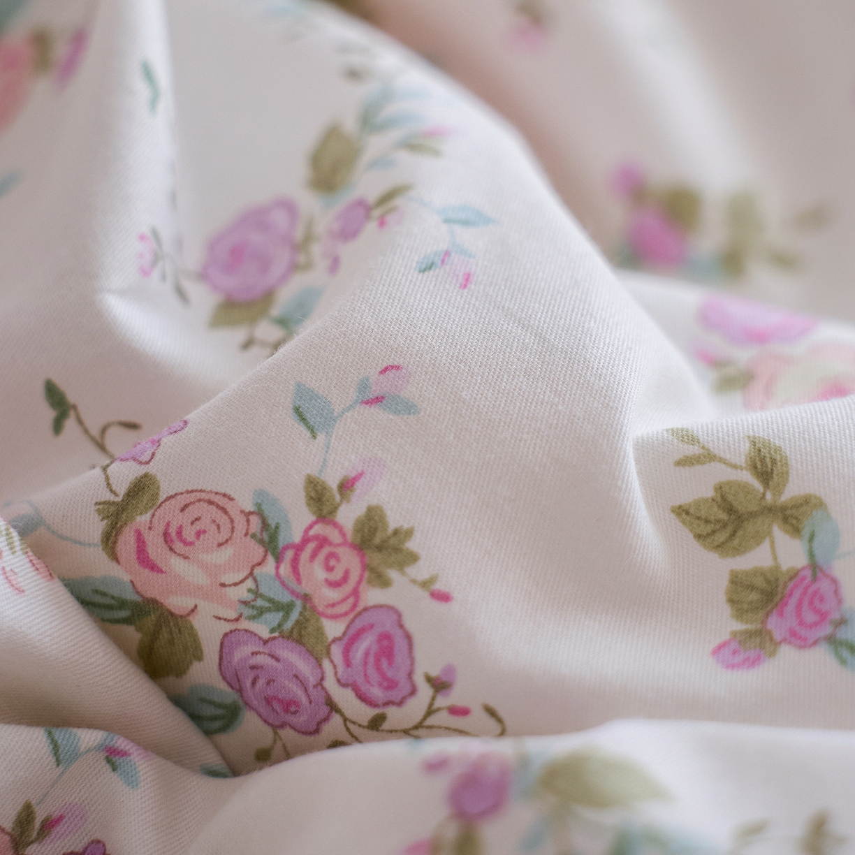 91家纺网 家纺一手货源 找家纺 梵克保罗 2026春夏新品全棉纯棉13372法式双层花边系列四件套 伊人飘香