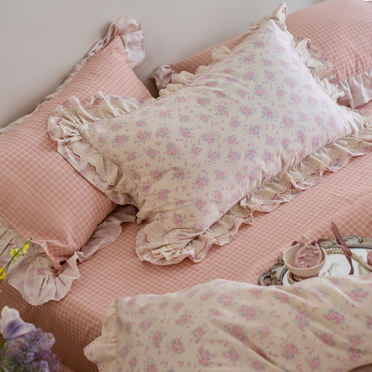 91家纺网 家纺一手货源 找家纺 梵克保罗 2026春夏新品全棉纯棉13372法式双层花边系列四件套 柔情花梦·粉