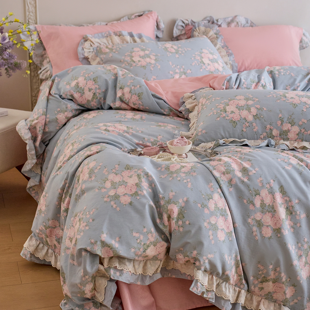 91家纺网 家纺一手货源 找家纺 梵克保罗 2026春夏新品全棉纯棉13372法式双层花边系列四件套 安妮公主·兰