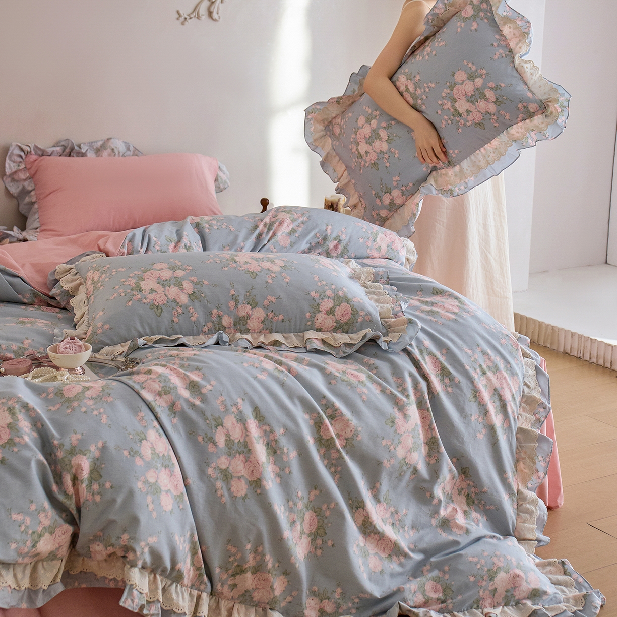 91家纺网 家纺一手货源 找家纺 梵克保罗 2026春夏新品全棉纯棉13372法式双层花边系列四件套 安妮公主·兰