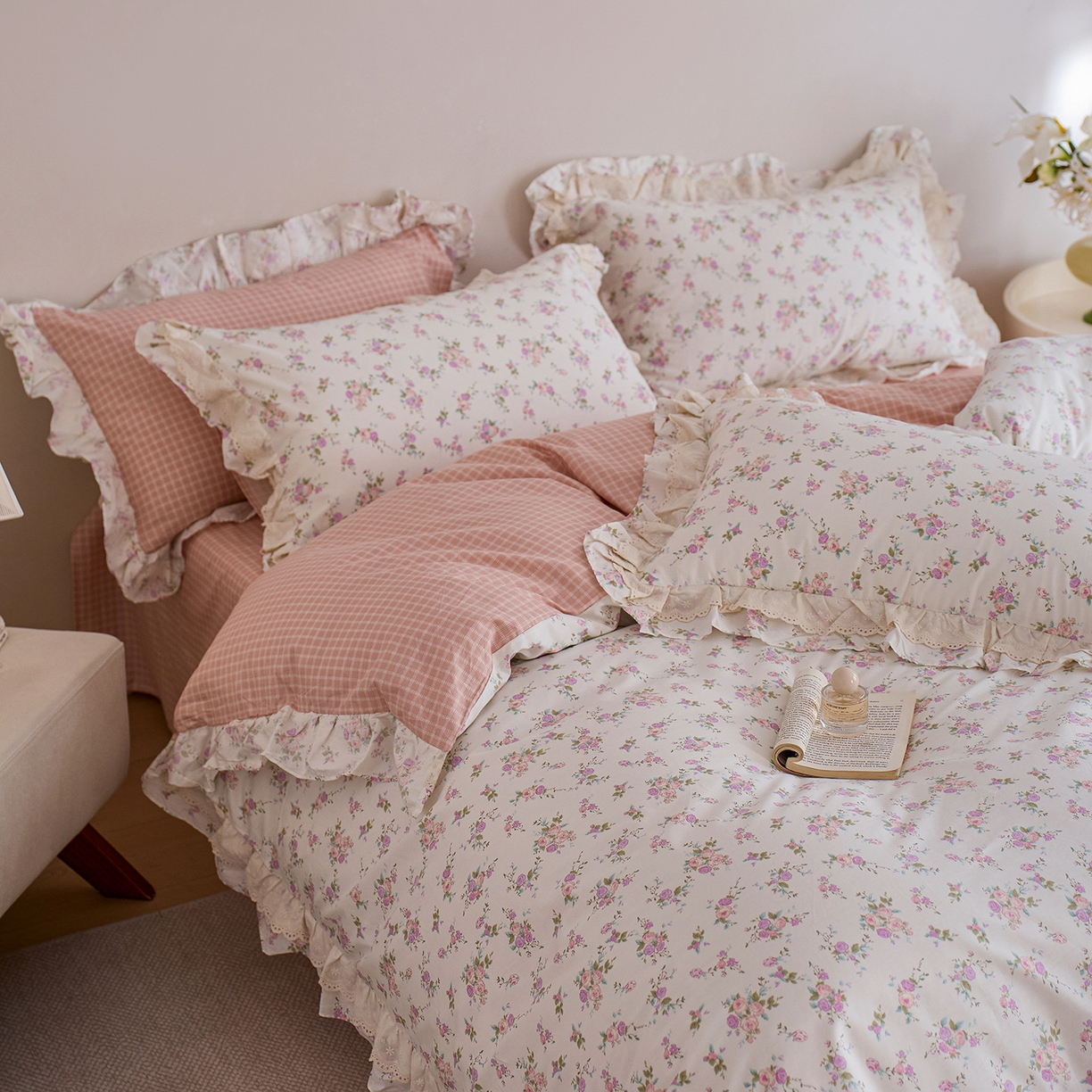 91家纺网 家纺一手货源 找家纺 梵克保罗 2026春夏新品全棉纯棉13372法式双层花边系列四件套 伊人飘香