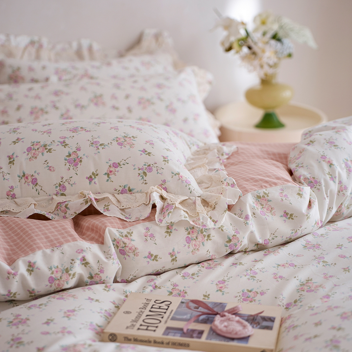 91家纺网 家纺一手货源 找家纺 梵克保罗 2026春夏新品全棉纯棉13372法式双层花边系列四件套 伊人飘香