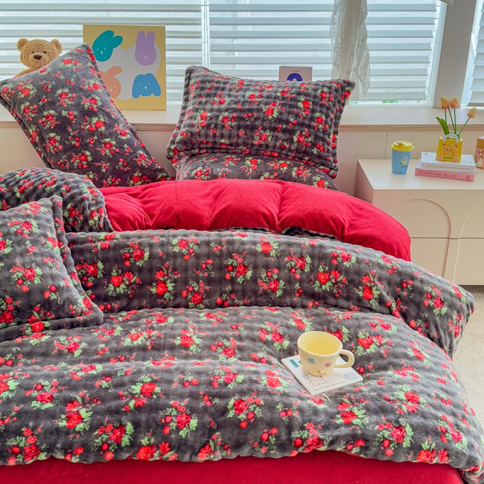 91家纺网 家纺一手货源 找家纺 梵克保罗 2025秋冬新款牛奶绒泡泡绒印花卡通花卉兔毛外贸跨境单枕套单被套小号三件套四件套 花仙子