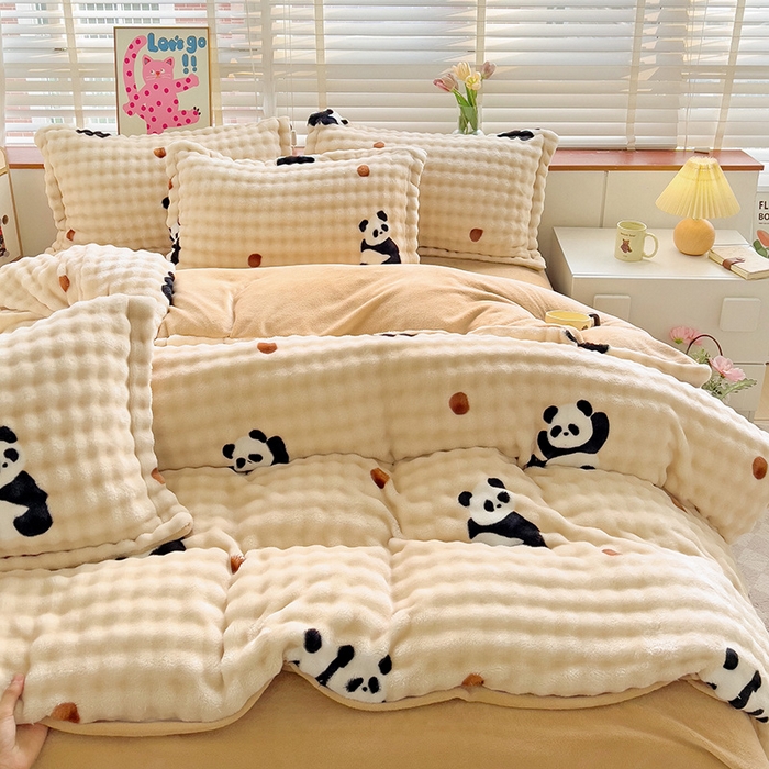 91家纺网 家纺一手货源 找家纺 梵克保罗 2025秋冬新款牛奶绒泡泡绒印花卡通花卉兔毛外贸跨境单枕套单被套小号三件套四件套 熊猫点点-咖