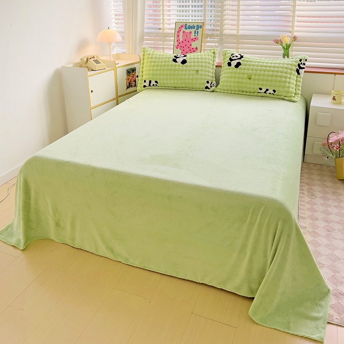 91家纺网 家纺一手货源 找家纺 梵克保罗 2025秋冬新款牛奶绒泡泡绒印花卡通花卉兔毛外贸跨境单枕套单被套小号三件套四件套 熊猫点点-绿