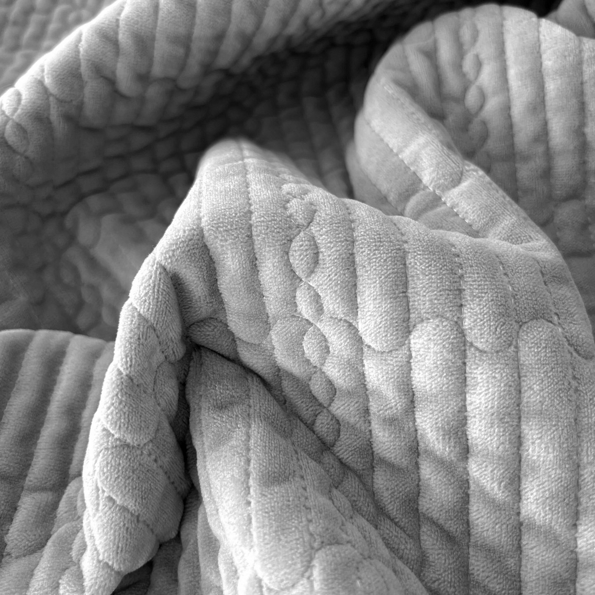 91家纺网 家纺一手货源 找家纺 沐纯家居 2025新款婴儿绒天丝水洗床盖三件套-赫拉 赫拉-高级灰