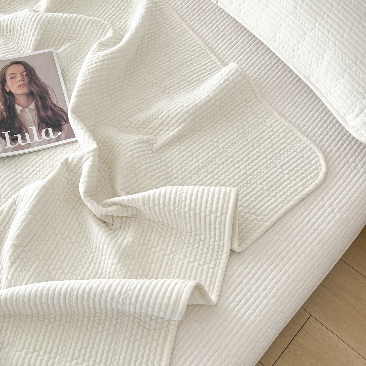 91家纺网 家纺一手货源 找家纺 沐纯家居 2025新款婴儿绒天丝水洗床盖三件套-赫拉 赫拉-珍珠白