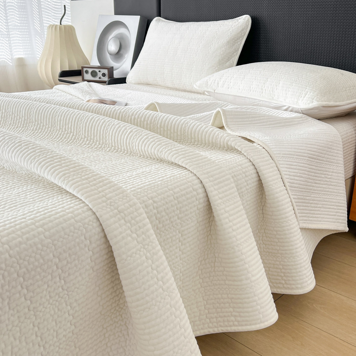 91家纺网 家纺一手货源 找家纺 沐纯家居 2025新款婴儿绒天丝水洗床盖三件套-赫拉 赫拉-珍珠白