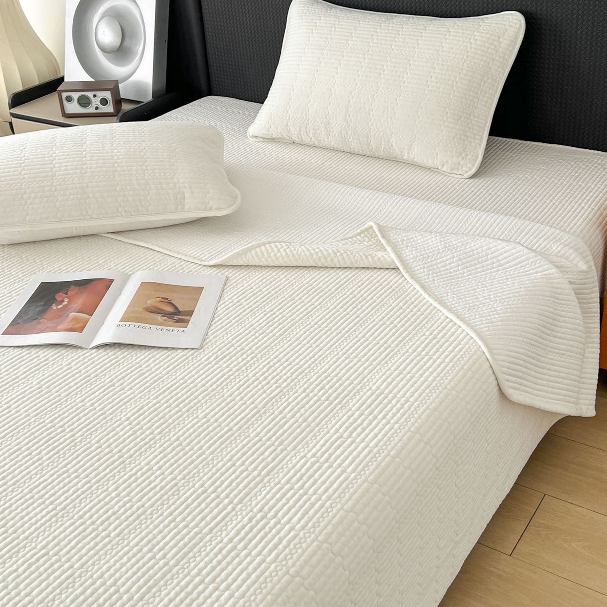 91家纺网 家纺一手货源 找家纺 沐纯家居 2025新款婴儿绒天丝水洗床盖三件套-赫拉 赫拉-珍珠白