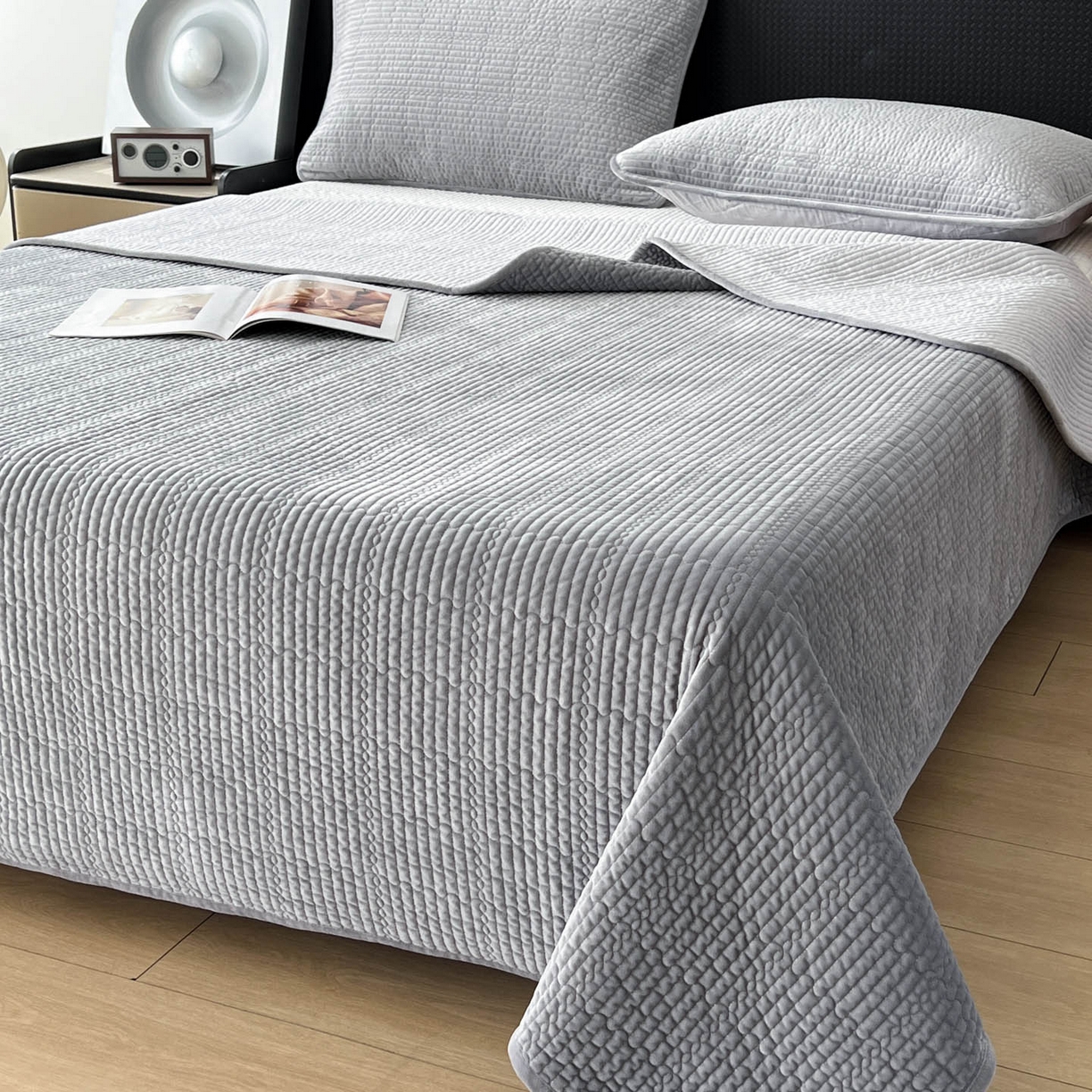 91家纺网 家纺一手货源 找家纺 沐纯家居 2025新款婴儿绒天丝水洗床盖三件套-赫拉 赫拉-高级灰