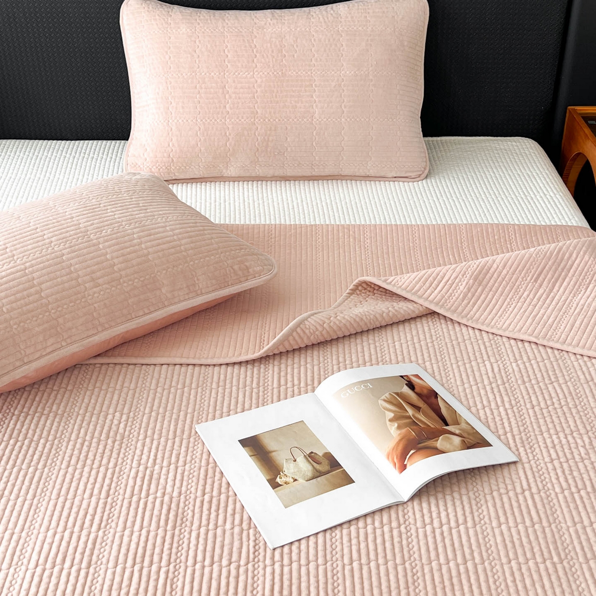 91家纺网 家纺一手货源 找家纺 沐纯家居 2025新款婴儿绒天丝水洗床盖三件套-赫拉 赫拉-胭脂粉