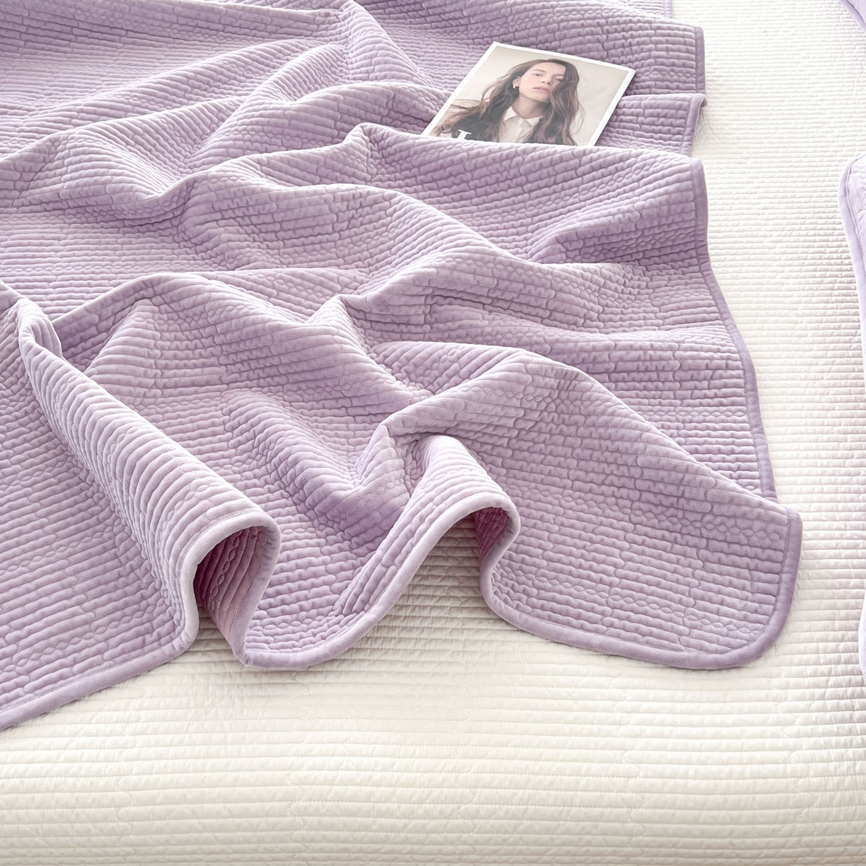 91家纺网 家纺一手货源 找家纺 沐纯家居 2025新款婴儿绒天丝水洗床盖三件套-赫拉 赫拉-香芋紫