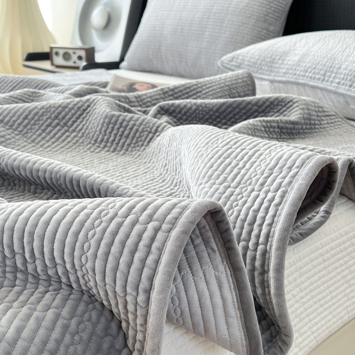 91家纺网 家纺一手货源 找家纺 沐纯家居 2025新款婴儿绒天丝水洗床盖三件套-赫拉 赫拉-高级灰