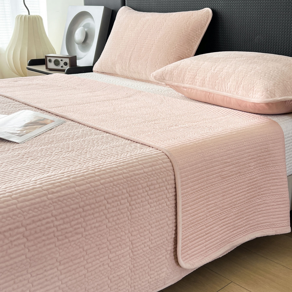 91家纺网 家纺一手货源 找家纺 沐纯家居 2025新款婴儿绒天丝水洗床盖三件套-赫拉 赫拉-胭脂粉