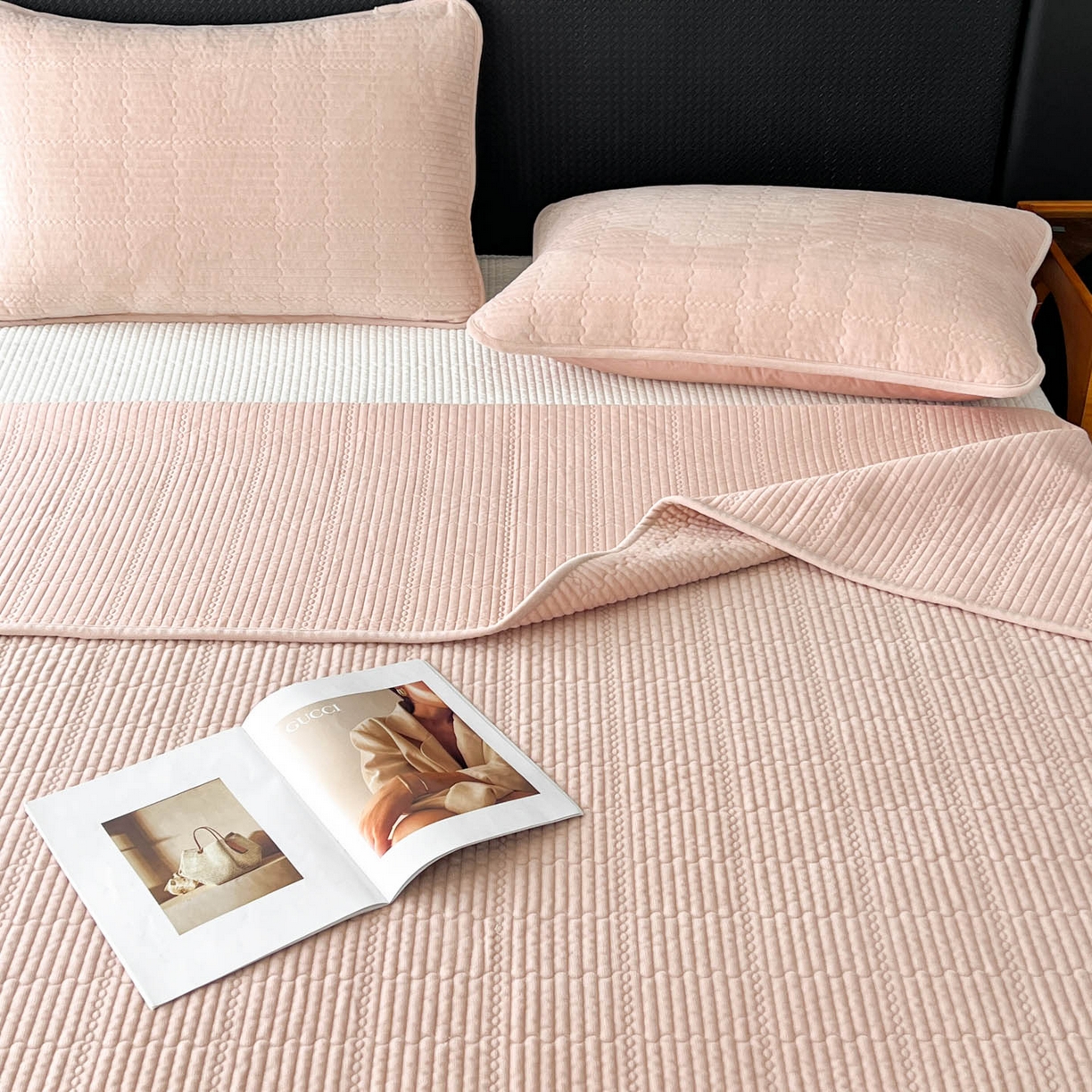 91家纺网 家纺一手货源 找家纺 沐纯家居 2025新款婴儿绒天丝水洗床盖三件套-赫拉 赫拉-胭脂粉