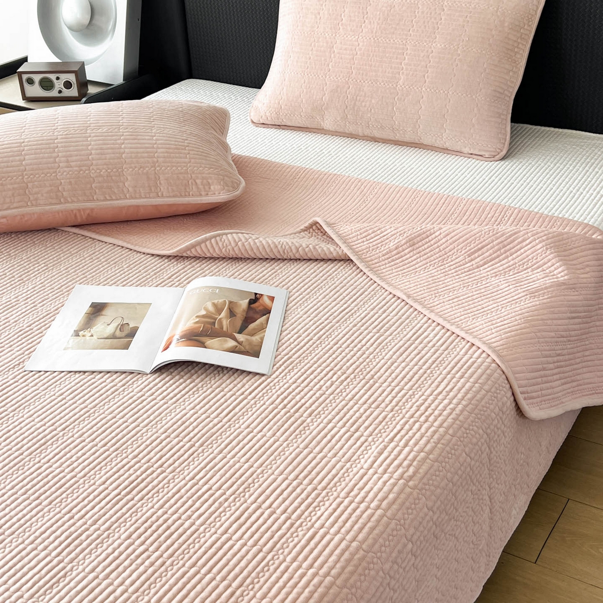 91家纺网 家纺一手货源 找家纺 沐纯家居 2025新款婴儿绒天丝水洗床盖三件套-赫拉 赫拉-胭脂粉