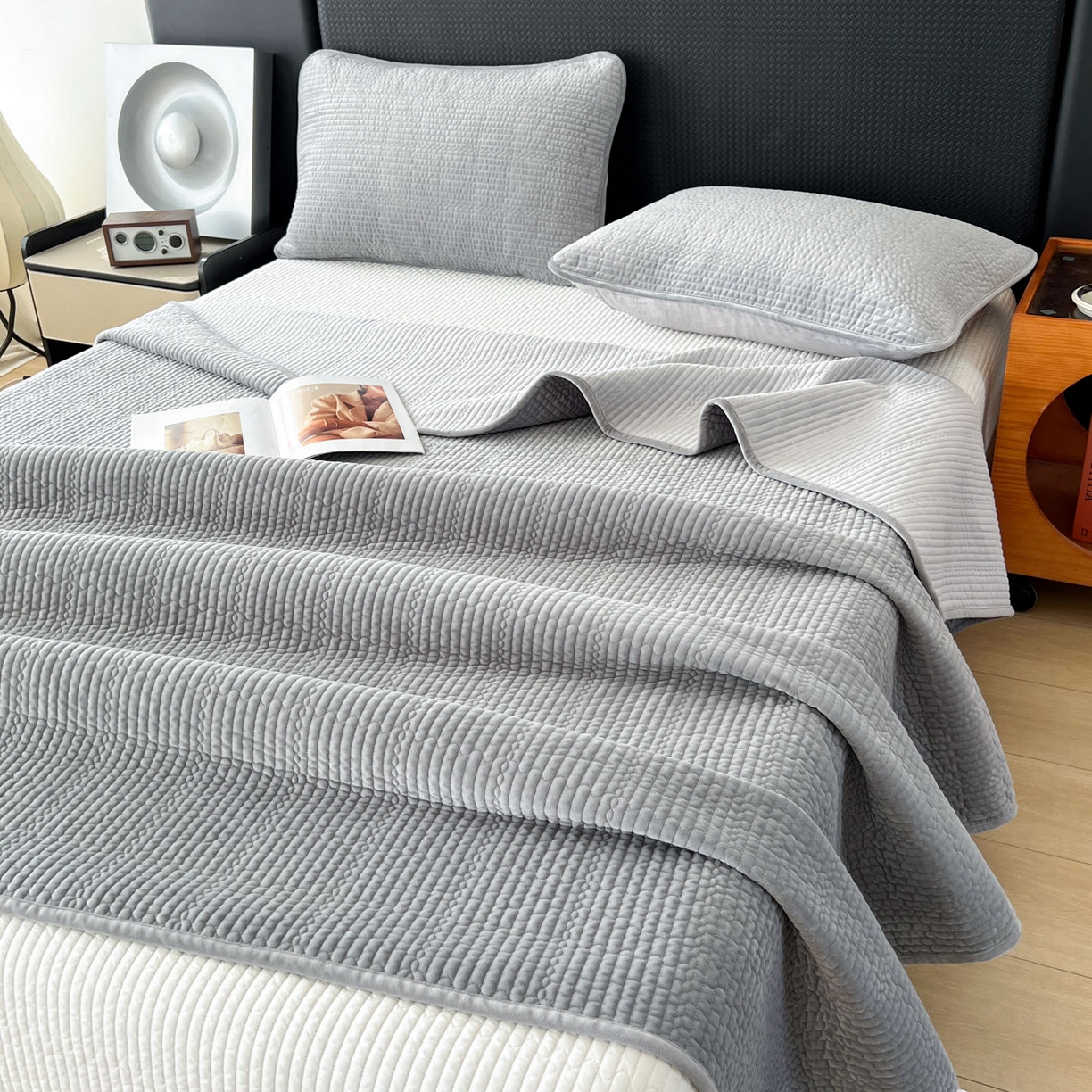 91家纺网 家纺一手货源 找家纺 沐纯家居 2025新款婴儿绒天丝水洗床盖三件套-赫拉 赫拉-高级灰