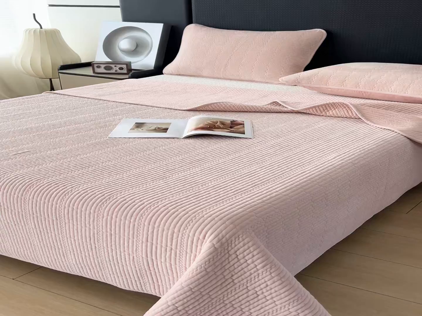 91家纺网 家纺一手货源 找家纺 沐纯家居 2025新款婴儿绒天丝水洗床盖三件套-赫拉 赫拉-胭脂粉